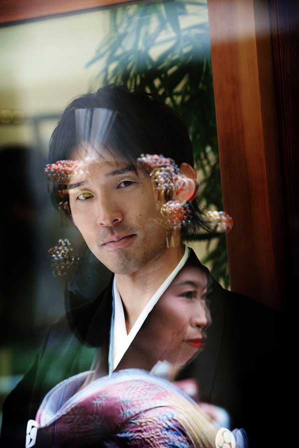 Genius portrait of bride and groom using reflections, photo by 37 Frames Photography